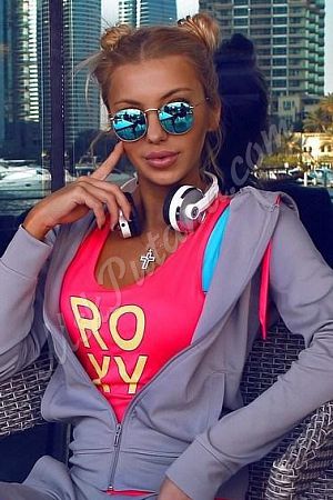 Лена, метро Новохохловская