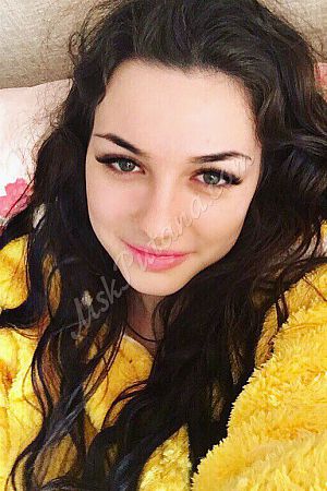 Даша, метро Лесопарковая