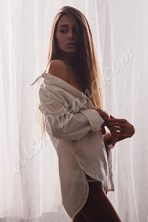 Карина, метро Филёвский парк