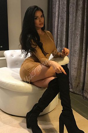 Альбина, метро Бульвар Адмирала Ушакова