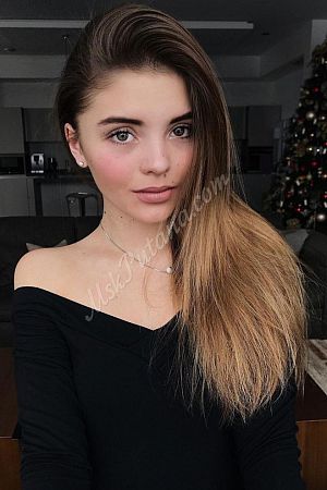 Лена, метро Боровицкая