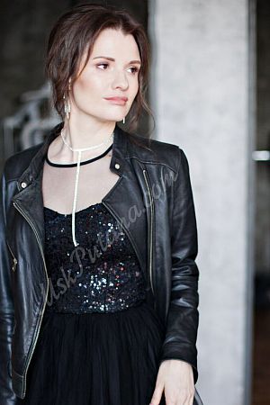 Алла, метро Лужники