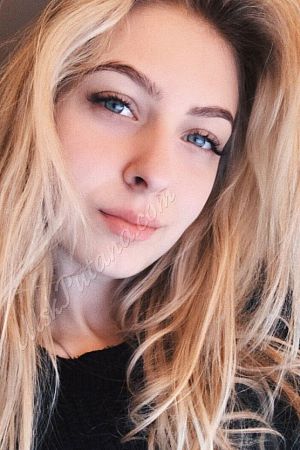 Алла, метро Фили