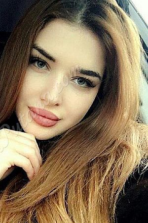 Лариса, метро Площадь Революции