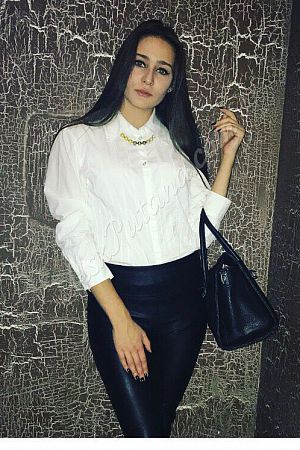 Алла, метро Кузнецкий мост