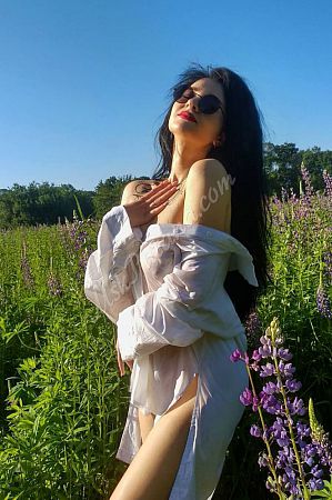 нина, метро Полежаевская