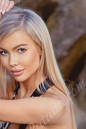 Лина, метро Калужская