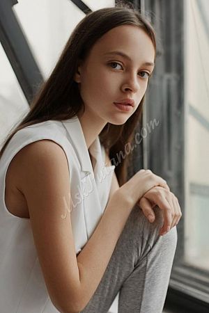 Катерина, метро Октябрьская
