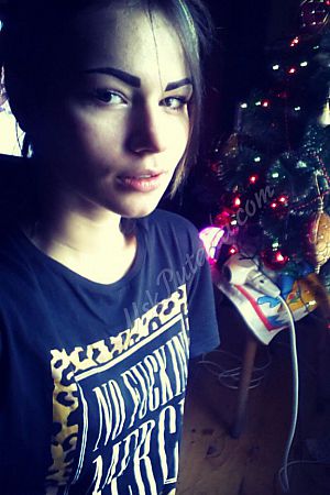 Лена, метро Рижская