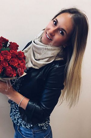 Лена, метро Планерная
