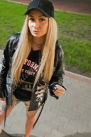 Лена, метро Котельники