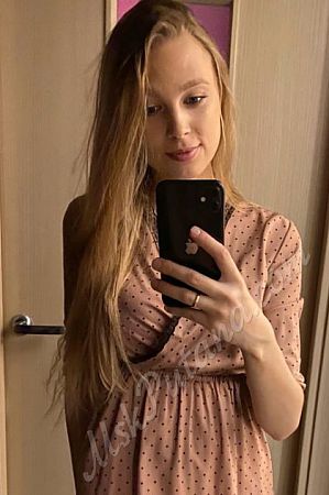 Катерина, метро Площадь Революции
