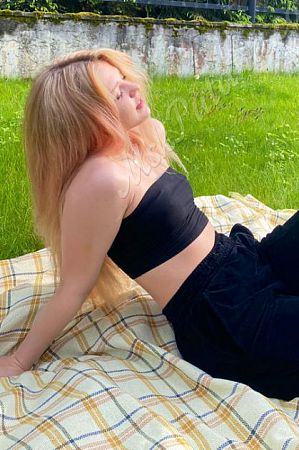 Лена, метро ВДНХ