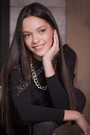 Анна, метро Полежаевская